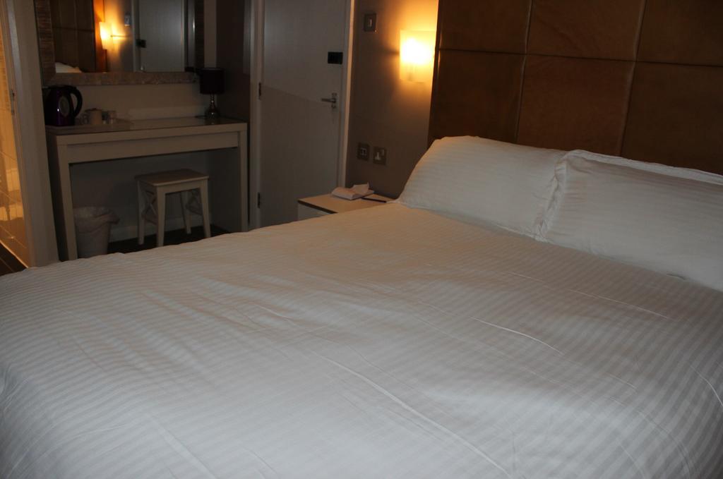 The Premier Lodge Morpeth Phòng bức ảnh